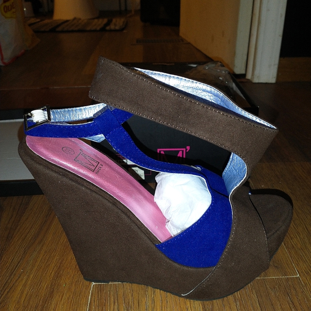 NEW Size 8.5 Maker's Brown & Blue Wedged Heels